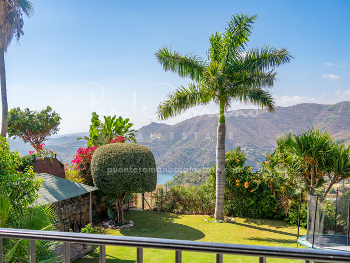 Preciosa villa de 4 dormitorios con vistas panorámicas en Sierra Blanca Country Club