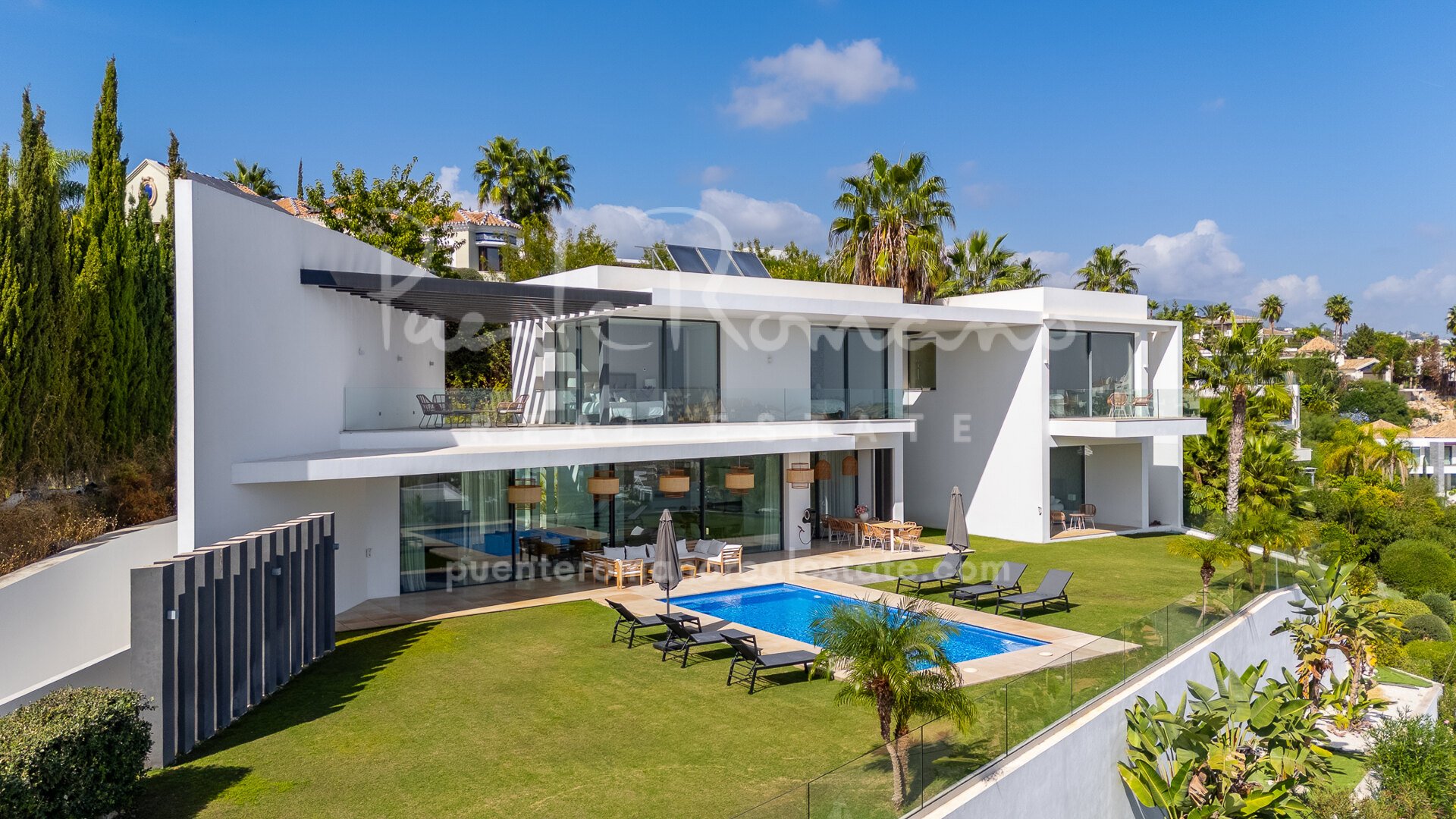 Espectacular villa moderna de 5 dormitorios en La Alquería, Benahavís