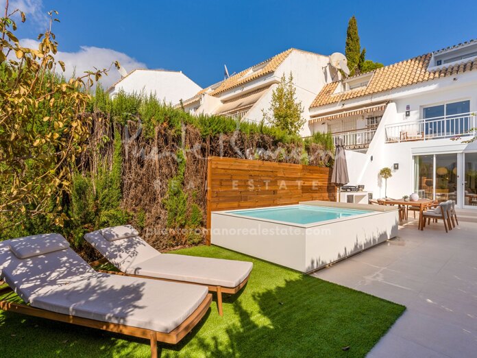 West Facing townhouse with private pool and garden in Nagueles