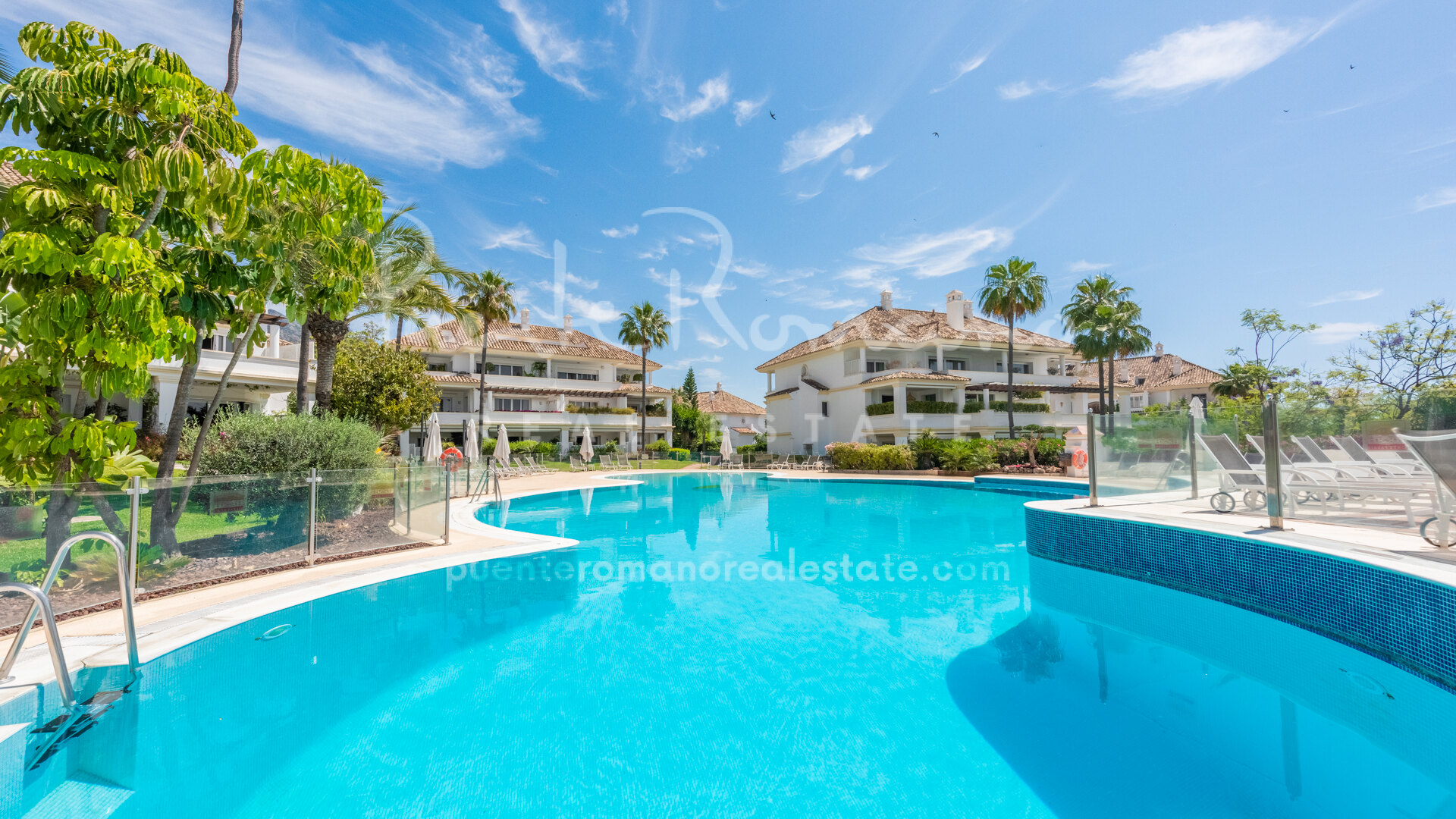 Impressive duplex penthouse in Monte Paraíso with incredible views and exquisite décor