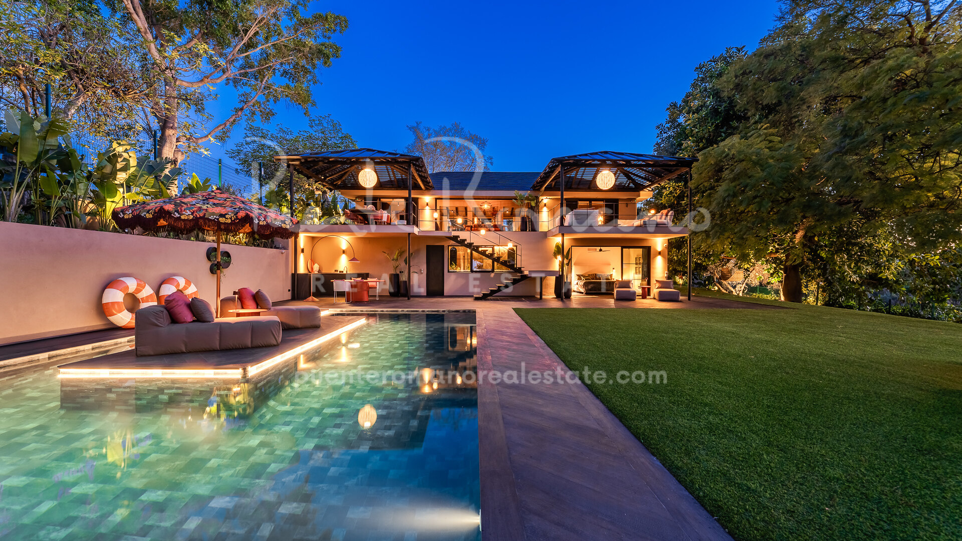 An exceptional frontline Golf villa in Guadalmina Alta