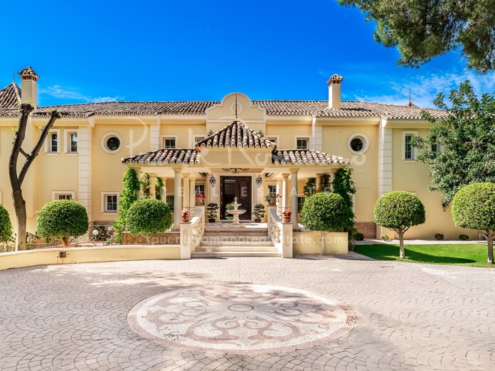 Magnífica villa en Sierra Blanca con impresionantes vistas al mar