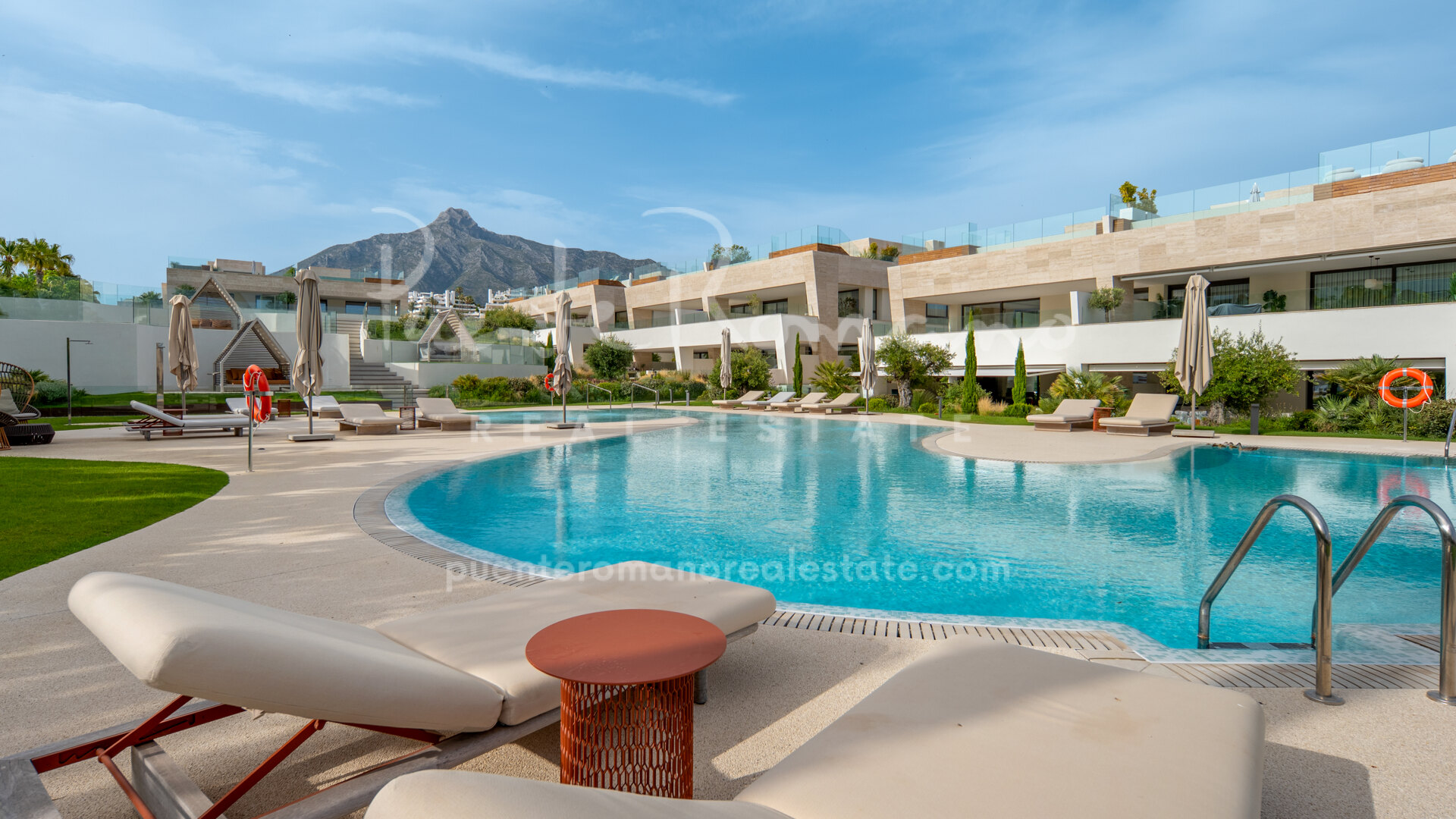 Elegant, contemporary groundfloor duplex flat in the exclusive EPIC Marbella