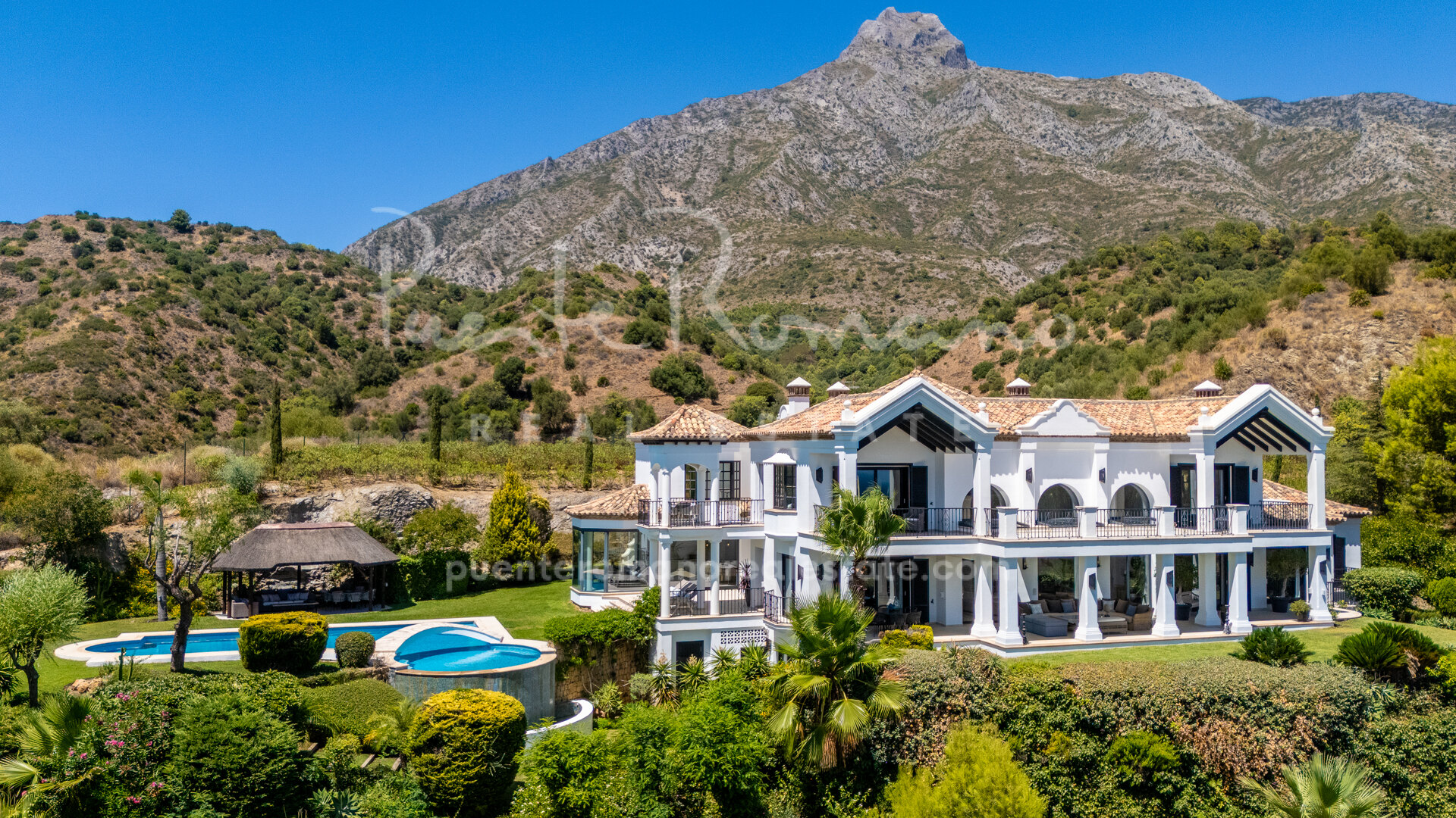 Timeless Mediterranean villa with uninterrupted sea views in Marbella Hill Club on the Golden Mile