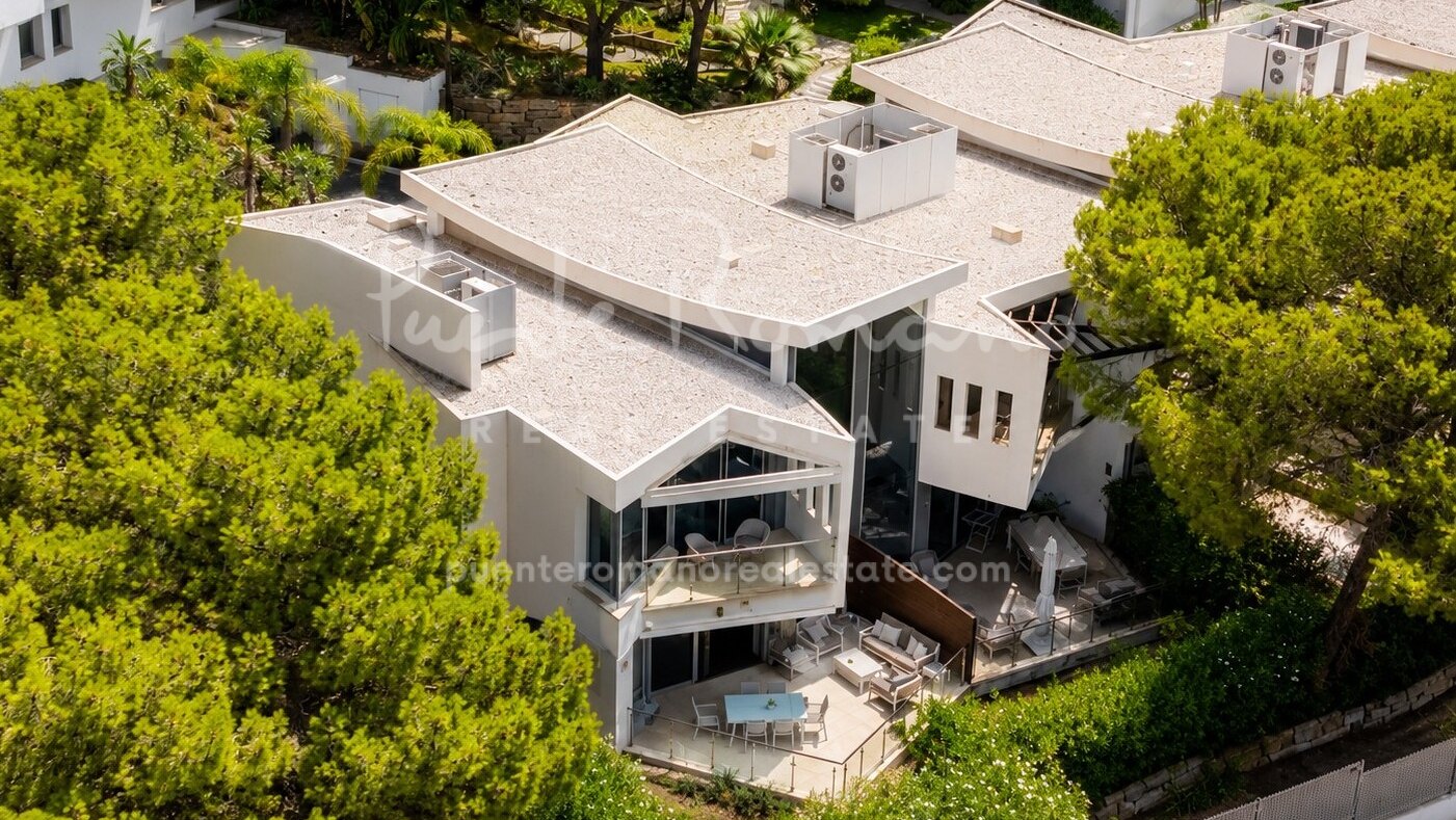 Casa adosada en esquina en Meisho Hills con excepcionales instalaciones de bienestar