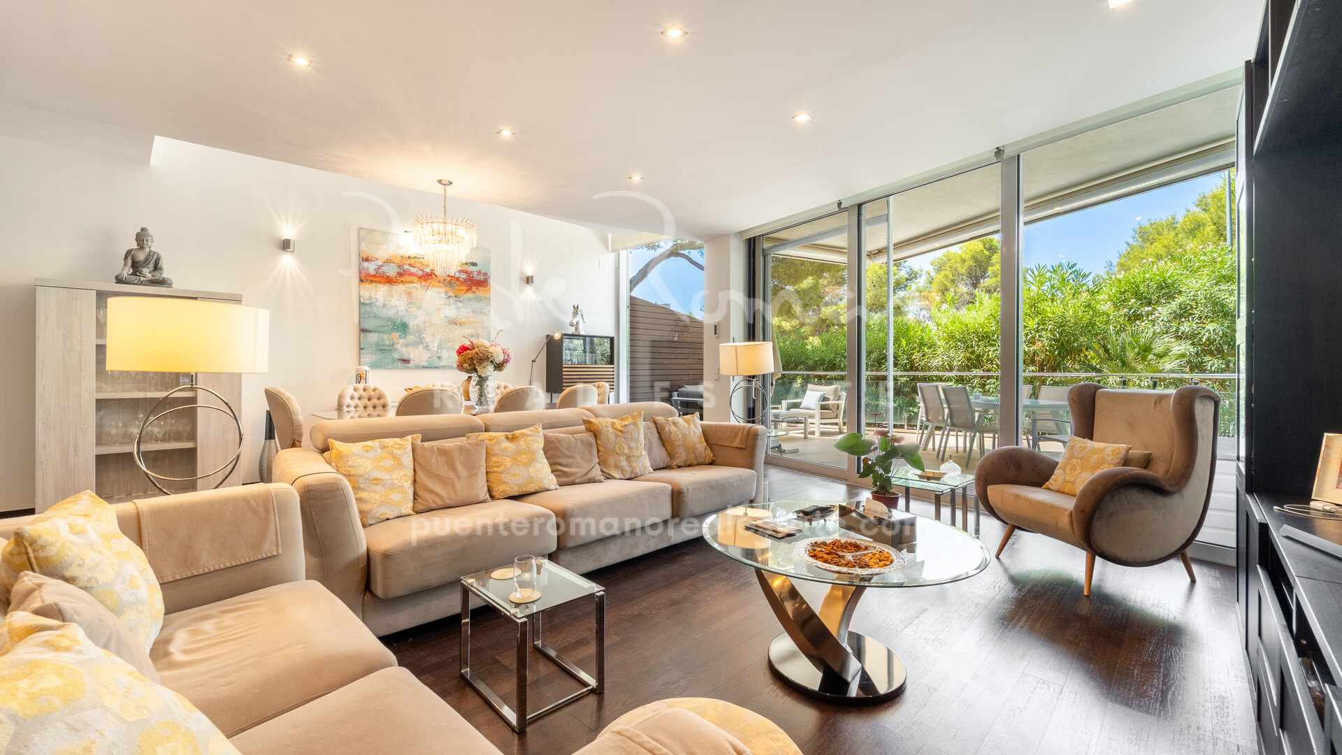 Casa adosada en esquina en Meisho Hills con excepcionales instalaciones de bienestar