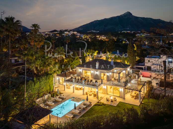 Frontline golf villa in La Cerquilla with a contemporary architecture and timeless design