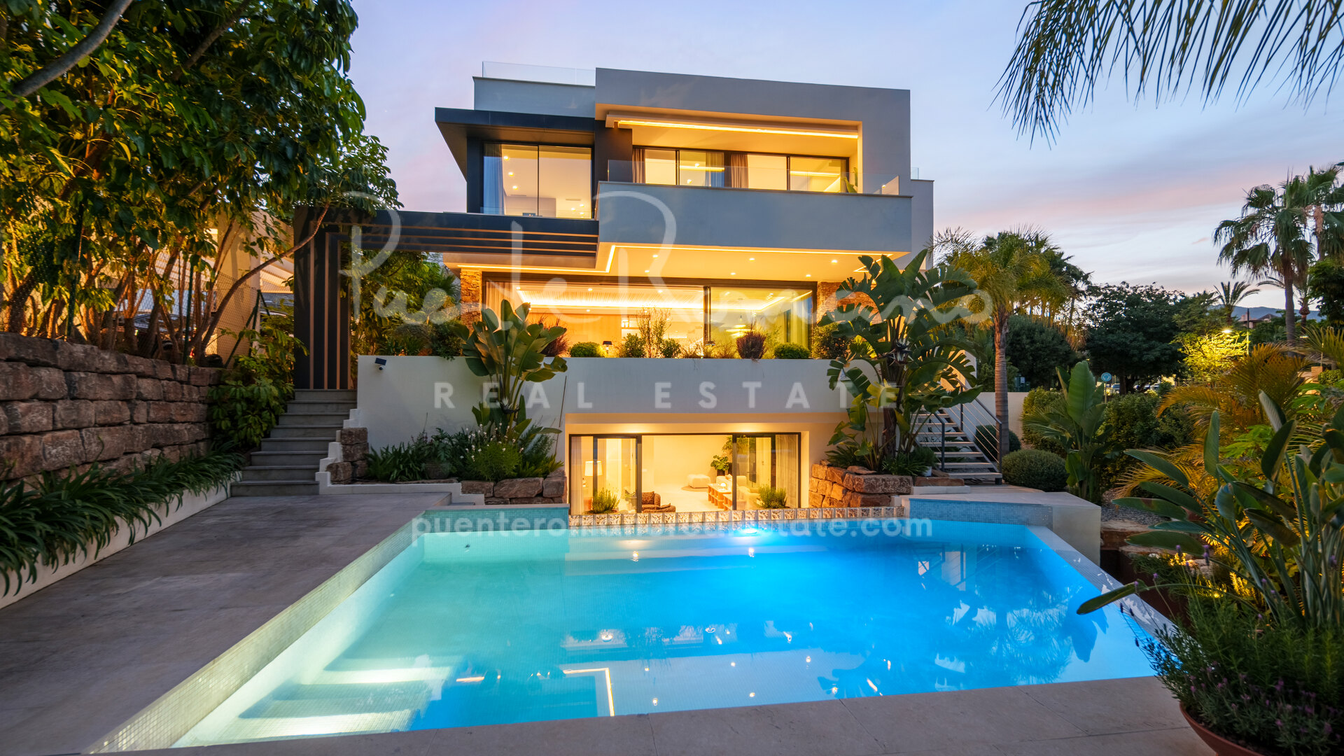 Villa with infinity pool and spectacular golf views in Belfry, Estepona East