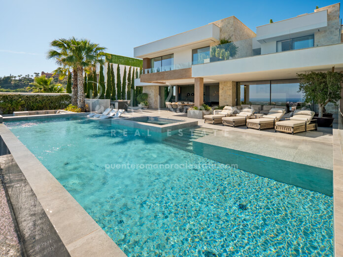 Villa Mare – a modern property in the gated community of The Hills in La Quinta