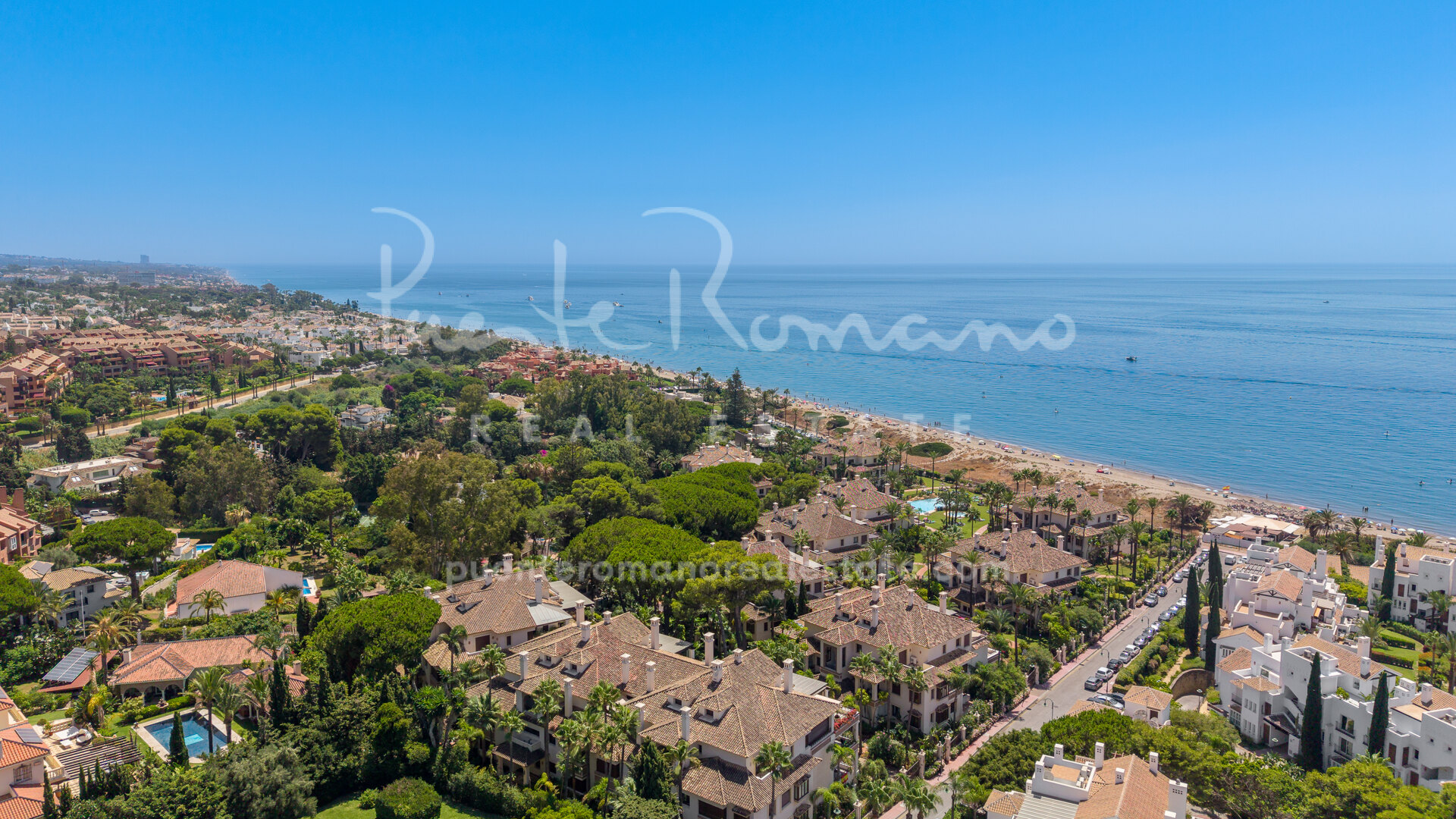 Luminoso apartamento en la exclusiva comunidad frente al mar de La Reserva de Los Monteros