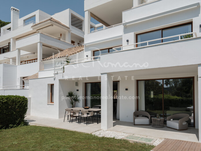 Excepcional dúplex con jardín en Alcores del Golf, Nueva Andalucía