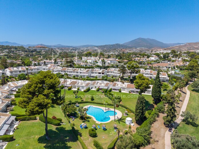 Modern and tastefully decorated duplex penthouse in Aloha
