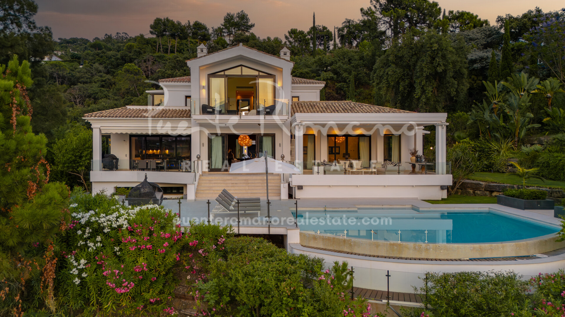 Villa muy privada con vistas panorámicas a la montaña en la comunidad cerrada de La Zagaleta