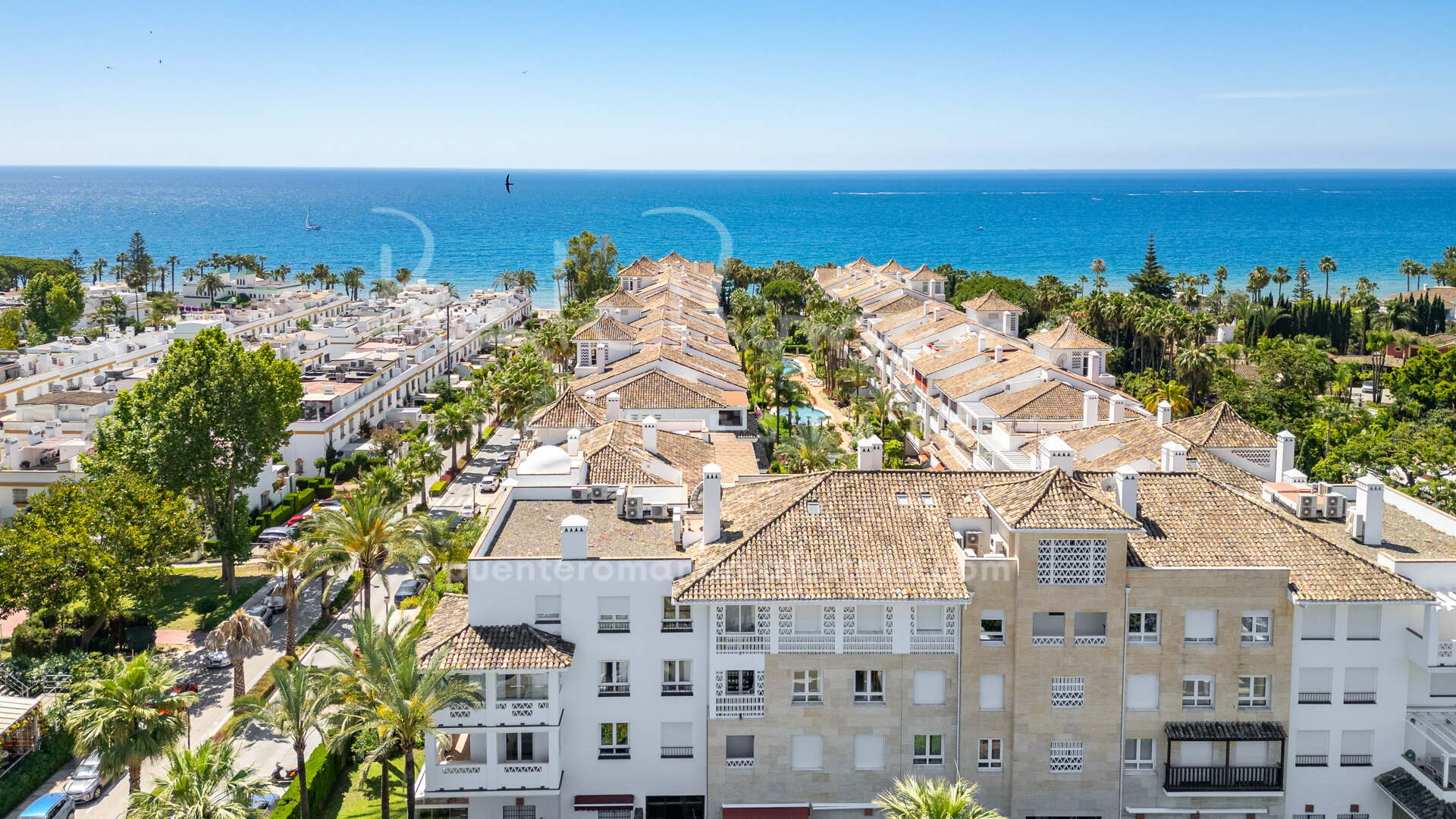 Excepcional ático dúplex junto a la playa con espectaculares vistas en Las Cañas Beach