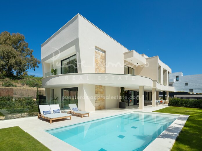 Exclusive brand-new villa in Nueva Andalucía, in the heart of the Golf Valley