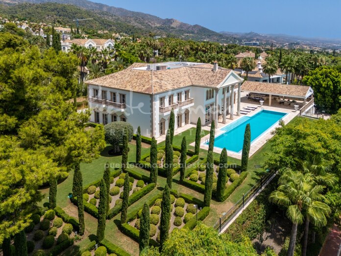Villa Sinfonía - Excepcional villa de lujo sobre una exclusiva parcela doble en Sierra Blanca, con amplias y atractivas vistas abiertas