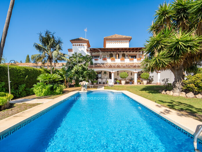 Villa Aloha Green: Exceptional refurbishment opportunity frontline to Aloha Golf
