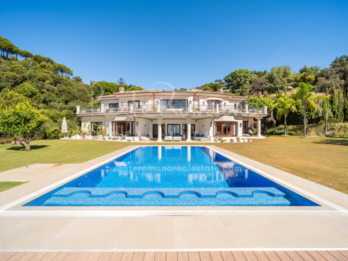 Impressive south-facing estate with panoramic views in La Zagaleta