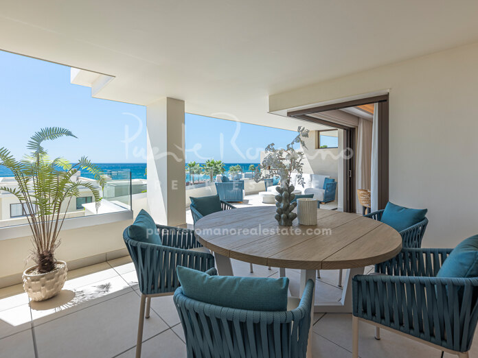 Stunning apartment with direct beach access and fabulous views in Valaya, a beachfront complex on the New Golden Mile
