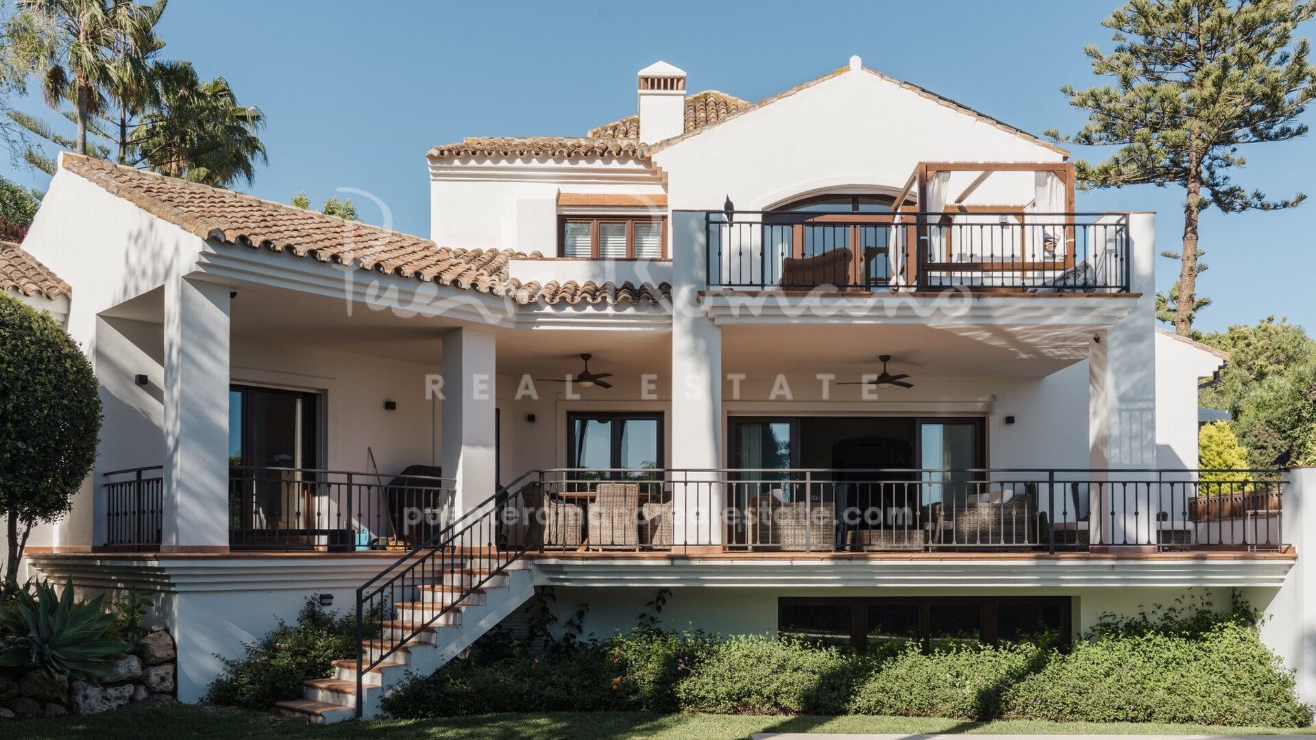Charming Mediterranean villa with sea views in El Rosario