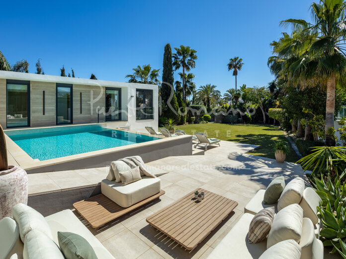 Villa Splash a modern villa in the gated community of Parcelas del Golf