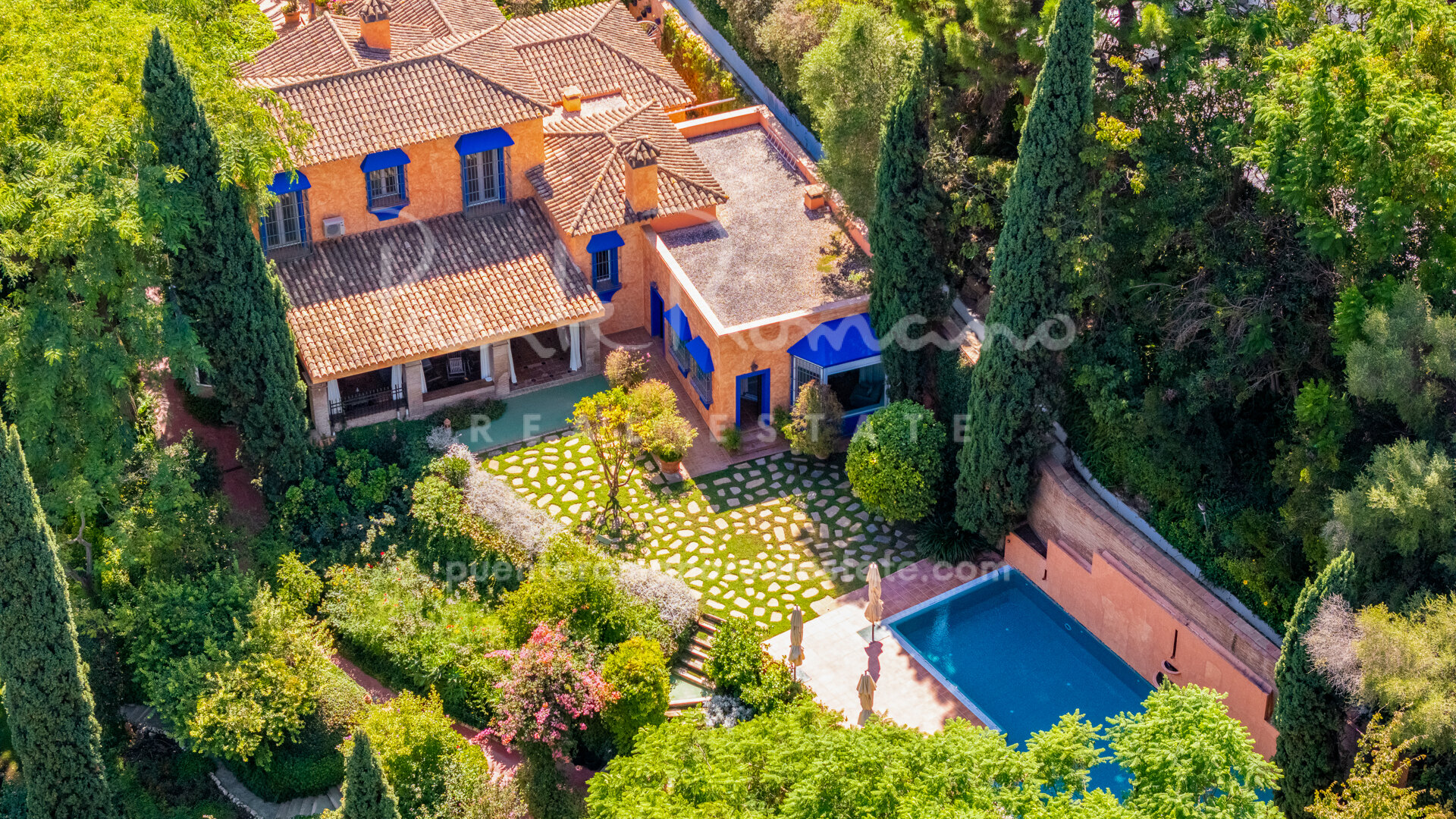 Finca Santa Elena: Exclusive Mediterranean estate with botanical gardens beside the river in the heart of Benahavís centre