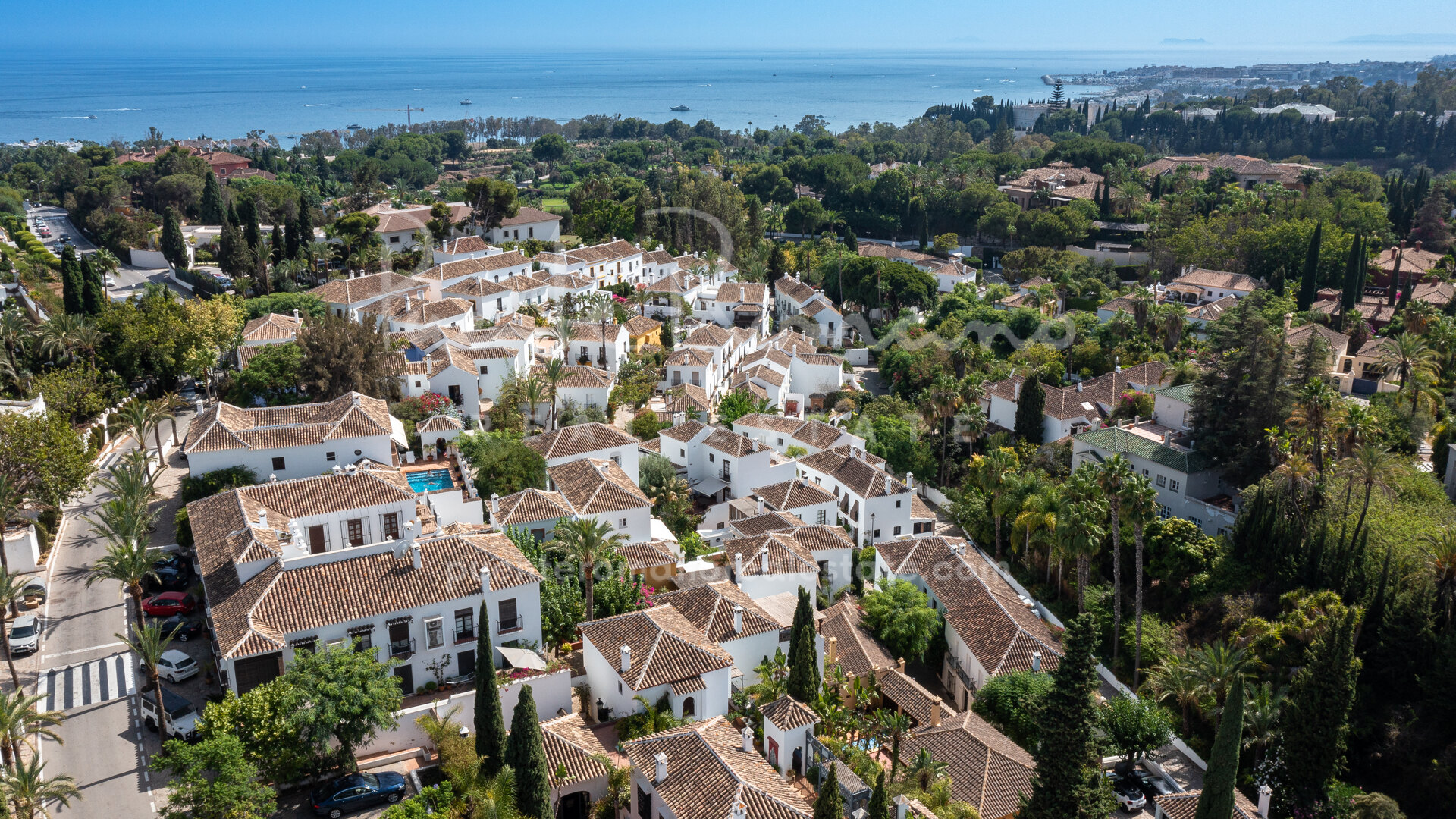 Preciosa casa adosada en la encantadora comunidad de Lomas Pueblo