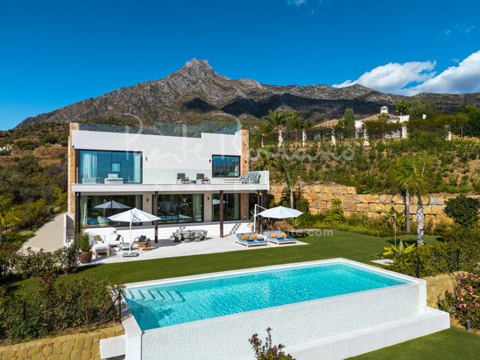 Villa Horizon – a newly built contemporary villa in the prestigious Marbella Hill Club