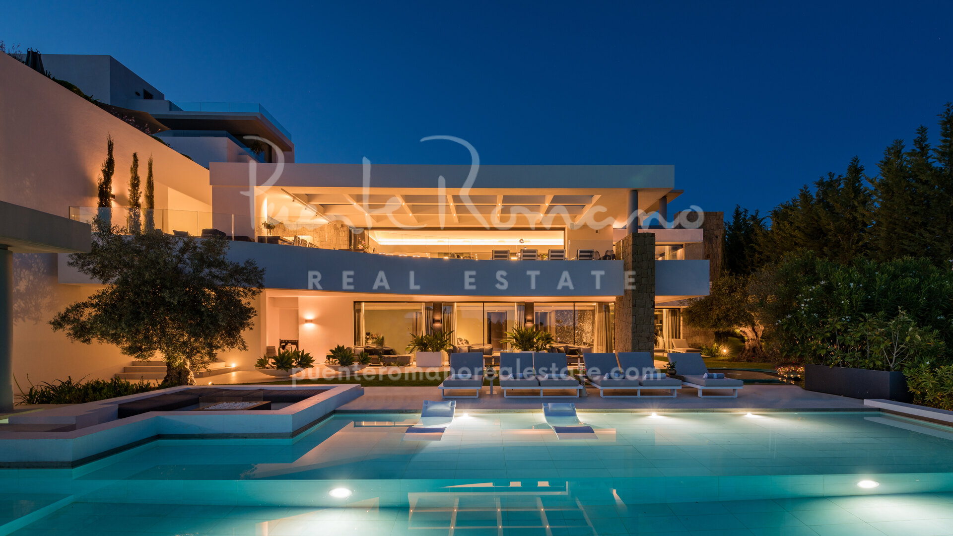Luxurious modern villa with stunning views of the Sea in Los Flamingos Golf Resort