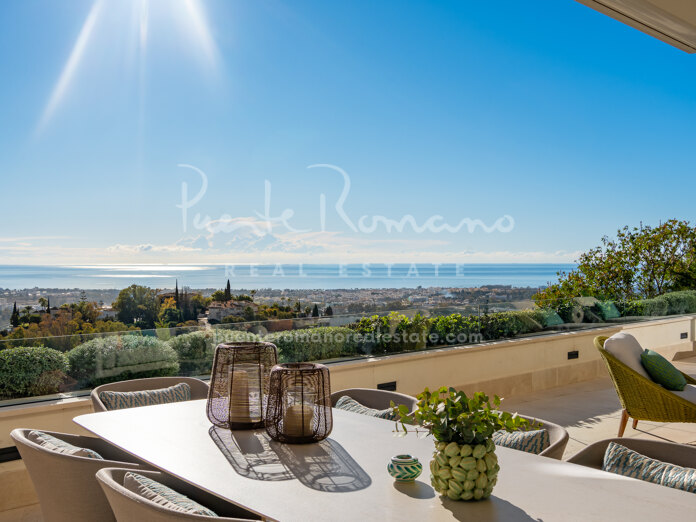 Breathtaking panoramic sea views in exclusive Grand View, La Quinta – ready to move into