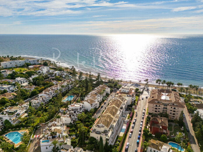 Opportunity: Garden apartment just a few steps from the beach and restaurants in San Pedro de Alcántara