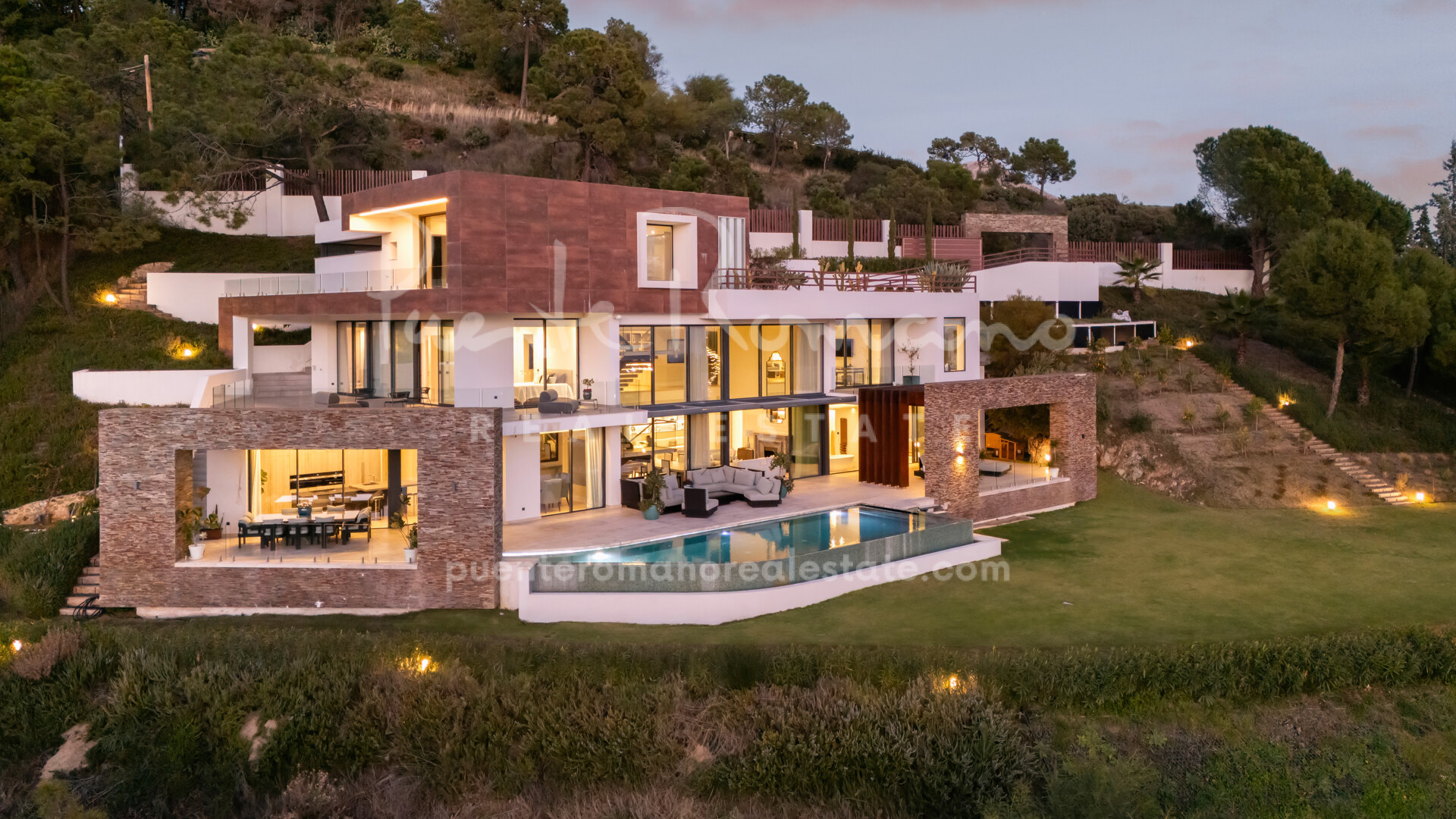 Spectacular modern villa with breath-taking views in El Madroñal, Benahavís