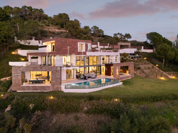 Espectacular villa moderna con vistas impresionantes en El Madroñal, Benahavís