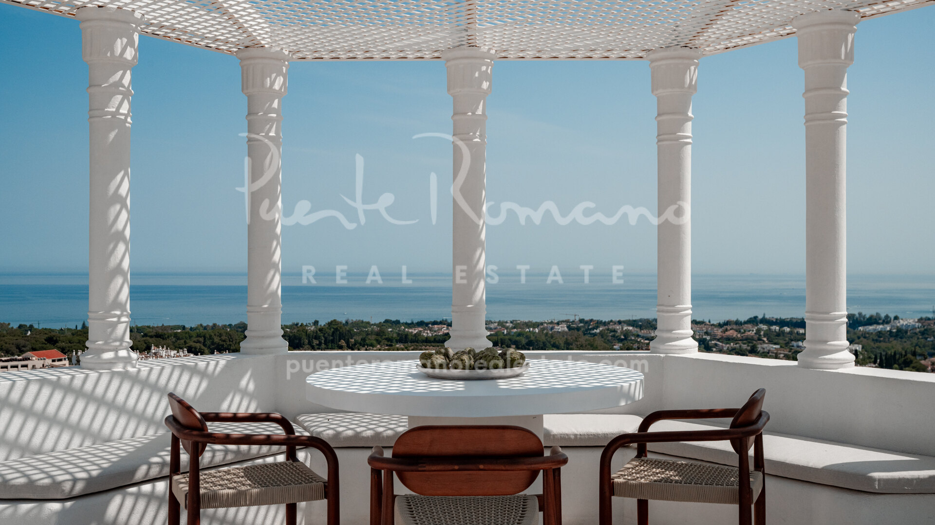 Exquisito ático dúplex con piscina infinita privada y vistas panorámicas al mar en Jardines Colgantes