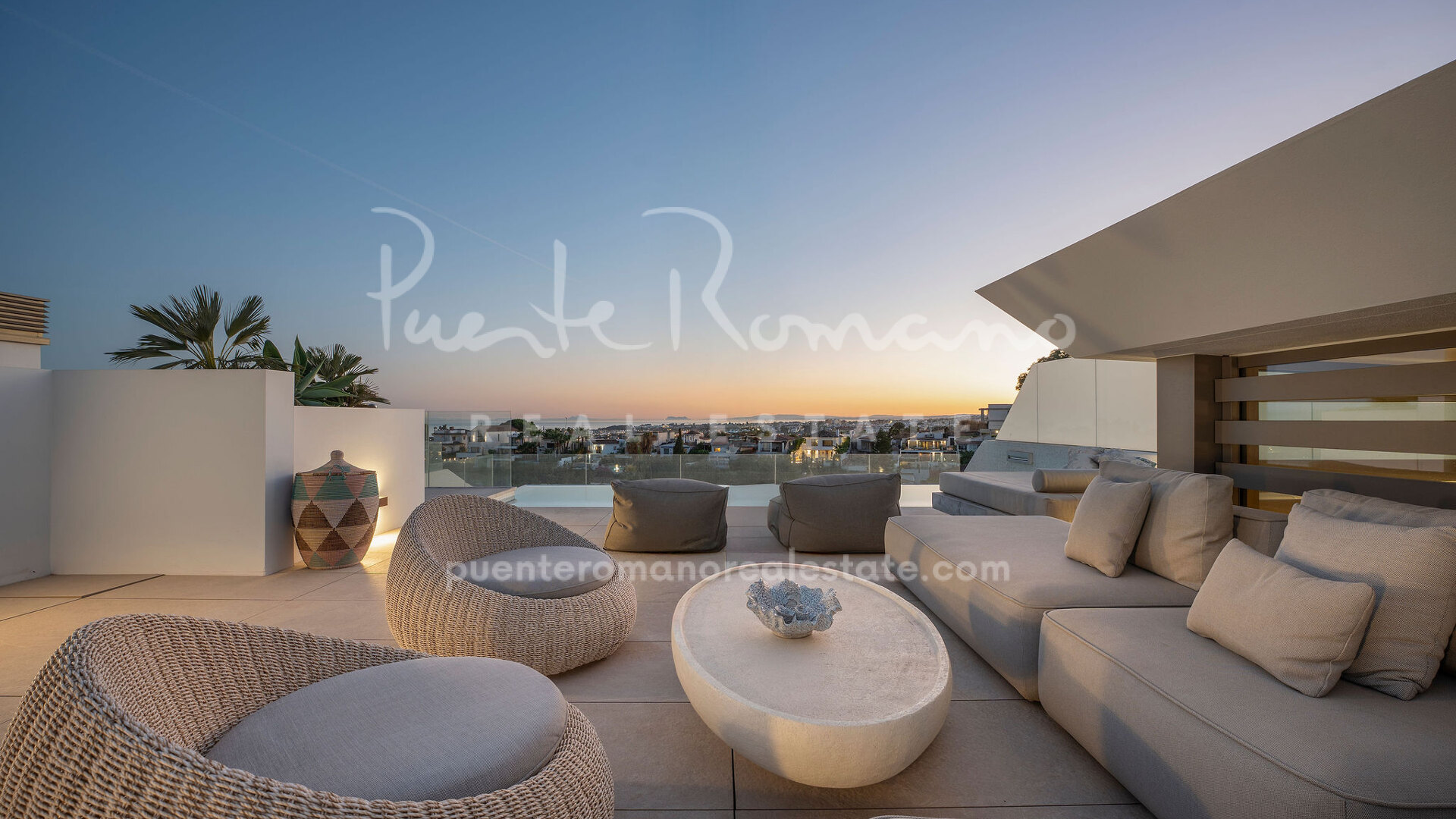 Elegant contemporary home with rooftop plunge pool and scenic views in Nueva Andalucía