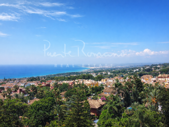 Plot with licence and plans, ready for a modern villa with sea and mountain views in Xarblanca