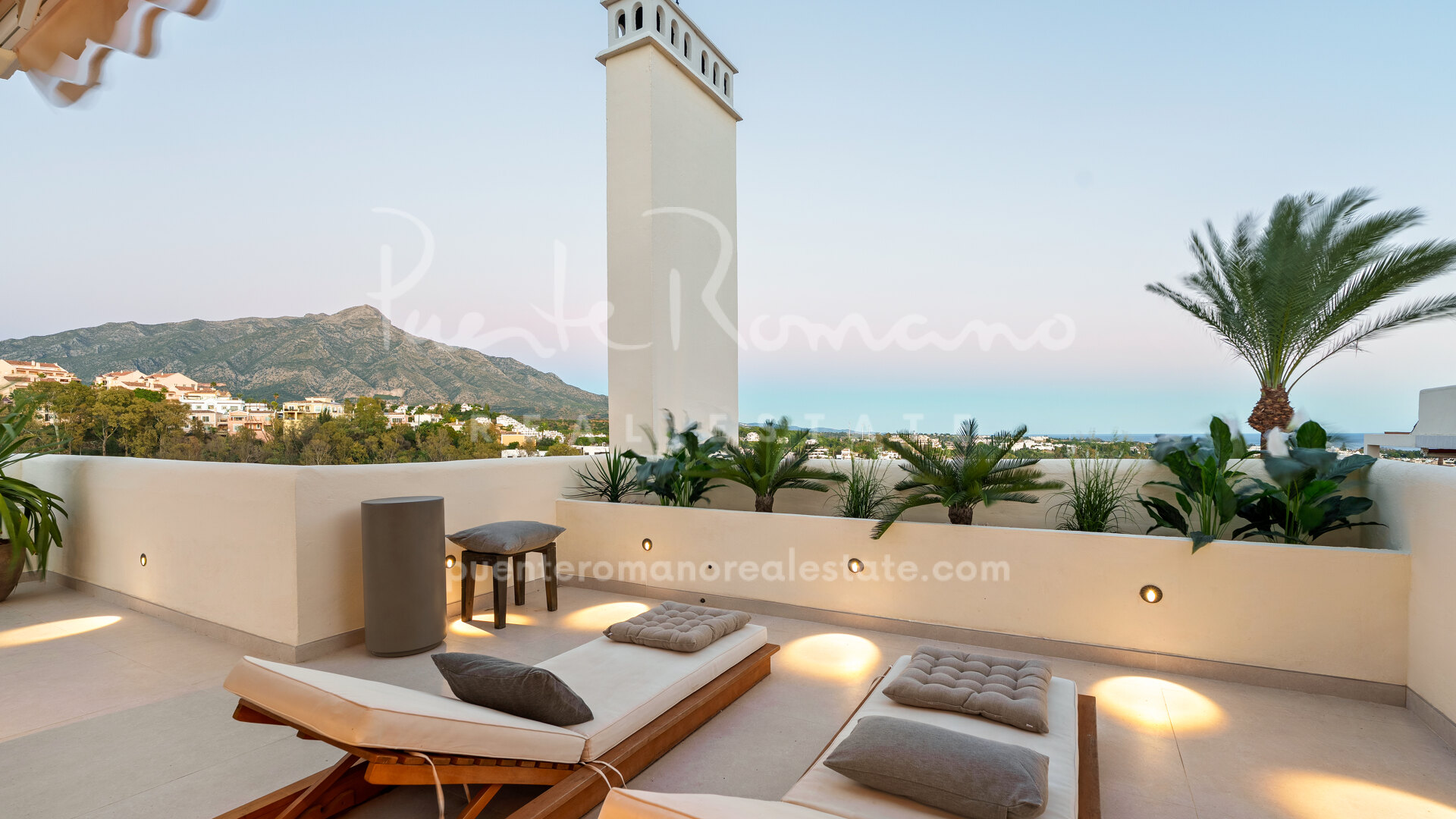 Sleek and modern duplex penthouse with impressive terrace in Nueva Andalucía