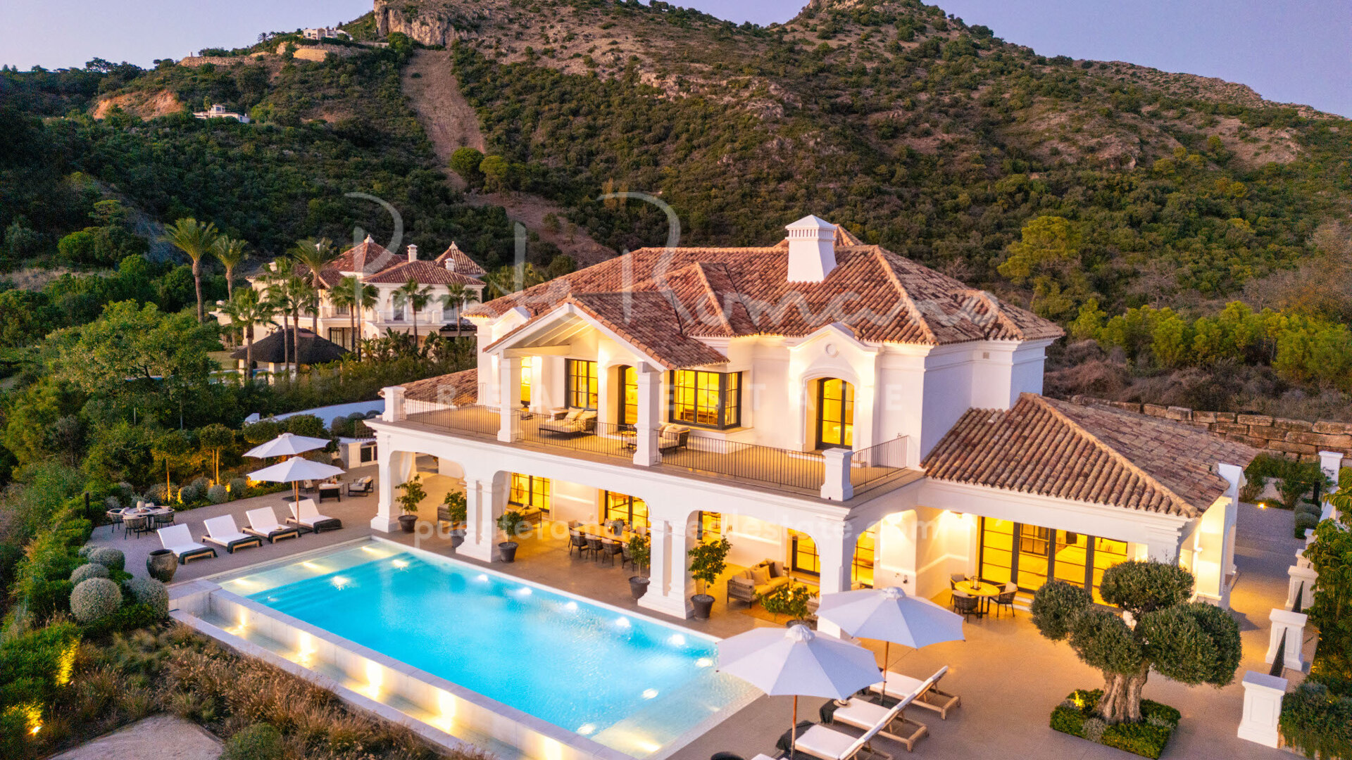 Stunning contemporary Andalusian-inspired mansion with breath-taking views in Benahavís