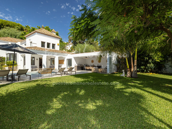 Exceptional 5-Bedroom villa in El Paraíso Alto, Benahavís with elegance and charm