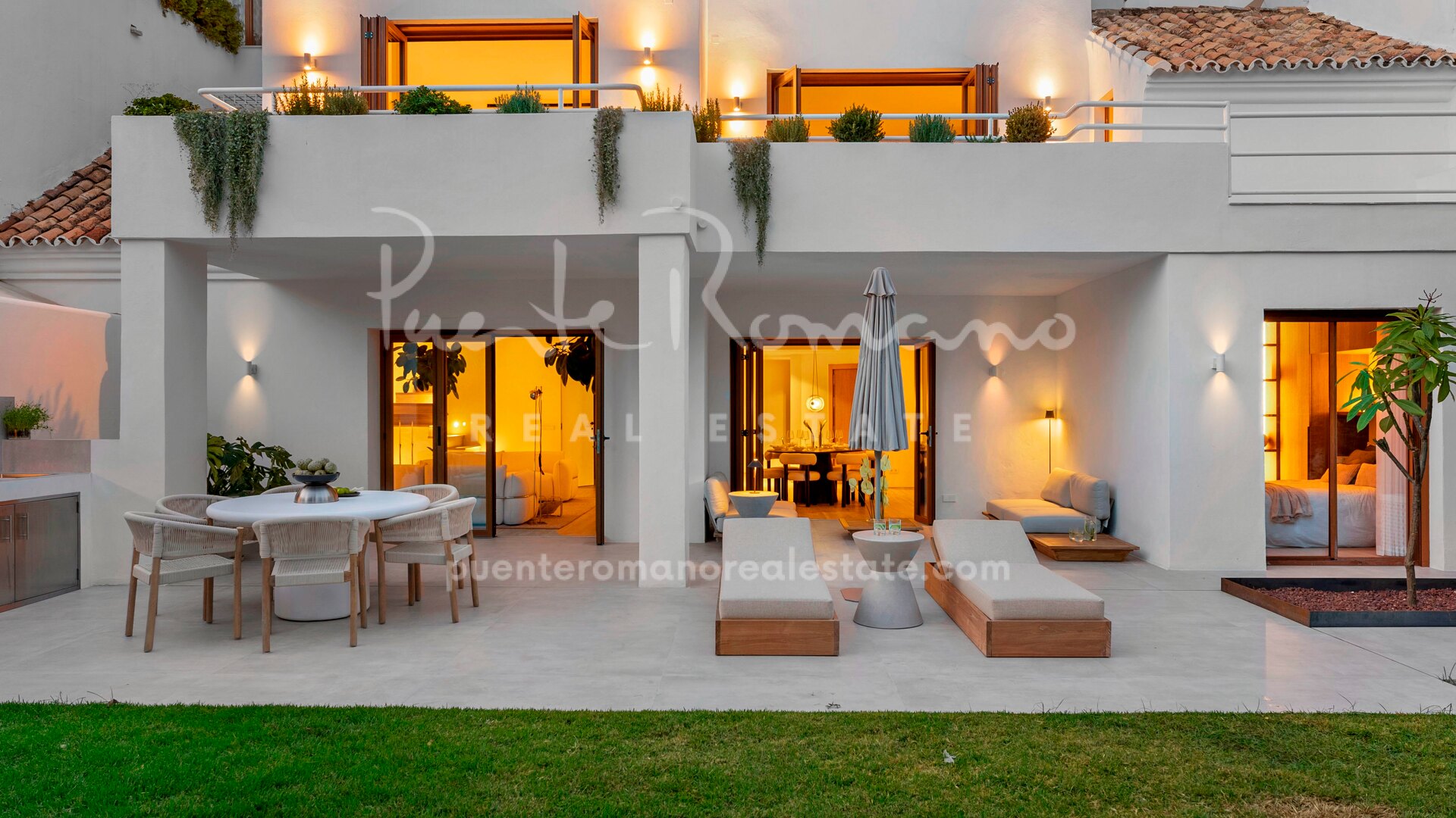 Stunning four bedroom duplex in prestigious Alcores del Golf