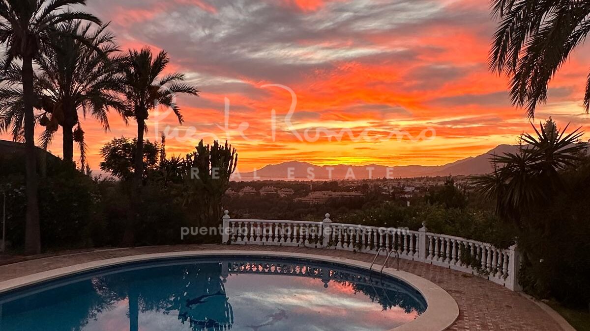 Proyecto de villa para renovar o reconstruir y disfrutando de con vistas al mar en Hacienda Las Chapas