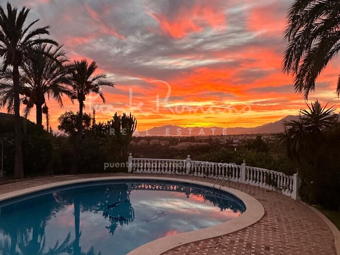 Proyecto de villa para renovar o reconstruir y disfrutando de con vistas al mar en Hacienda Las Chapas