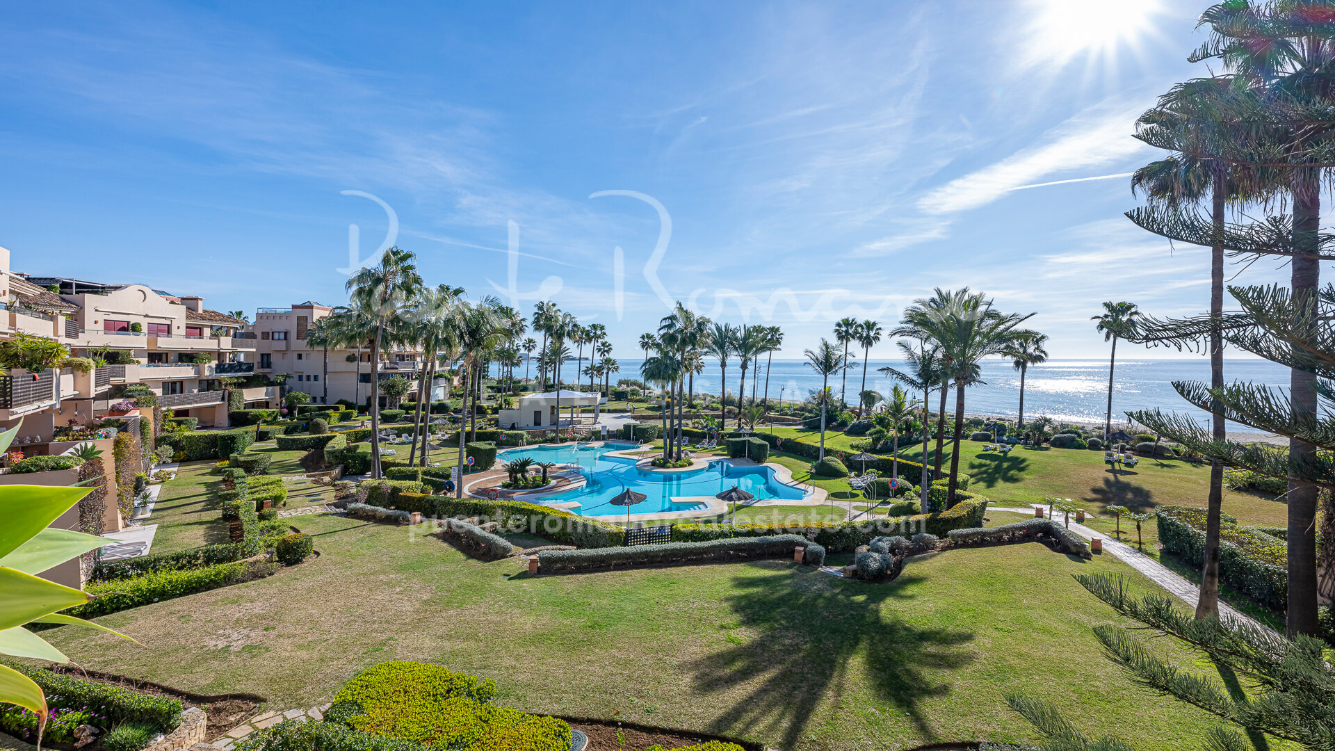 Elegant turnkey beachside apartment in Costalita del Mar