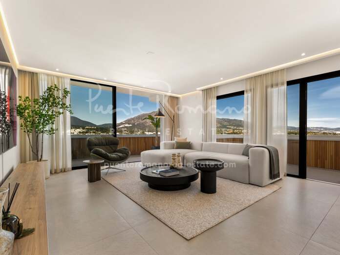 Penthouse in Jardines de Andalucía with stunning views to the sea and mountains
