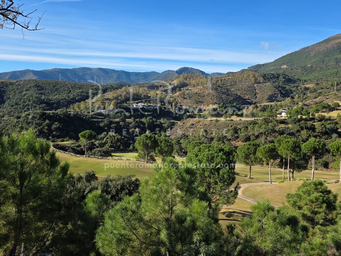 Parcela con proyecto y vistas al golf en La Zagaleta Golf and Country Club