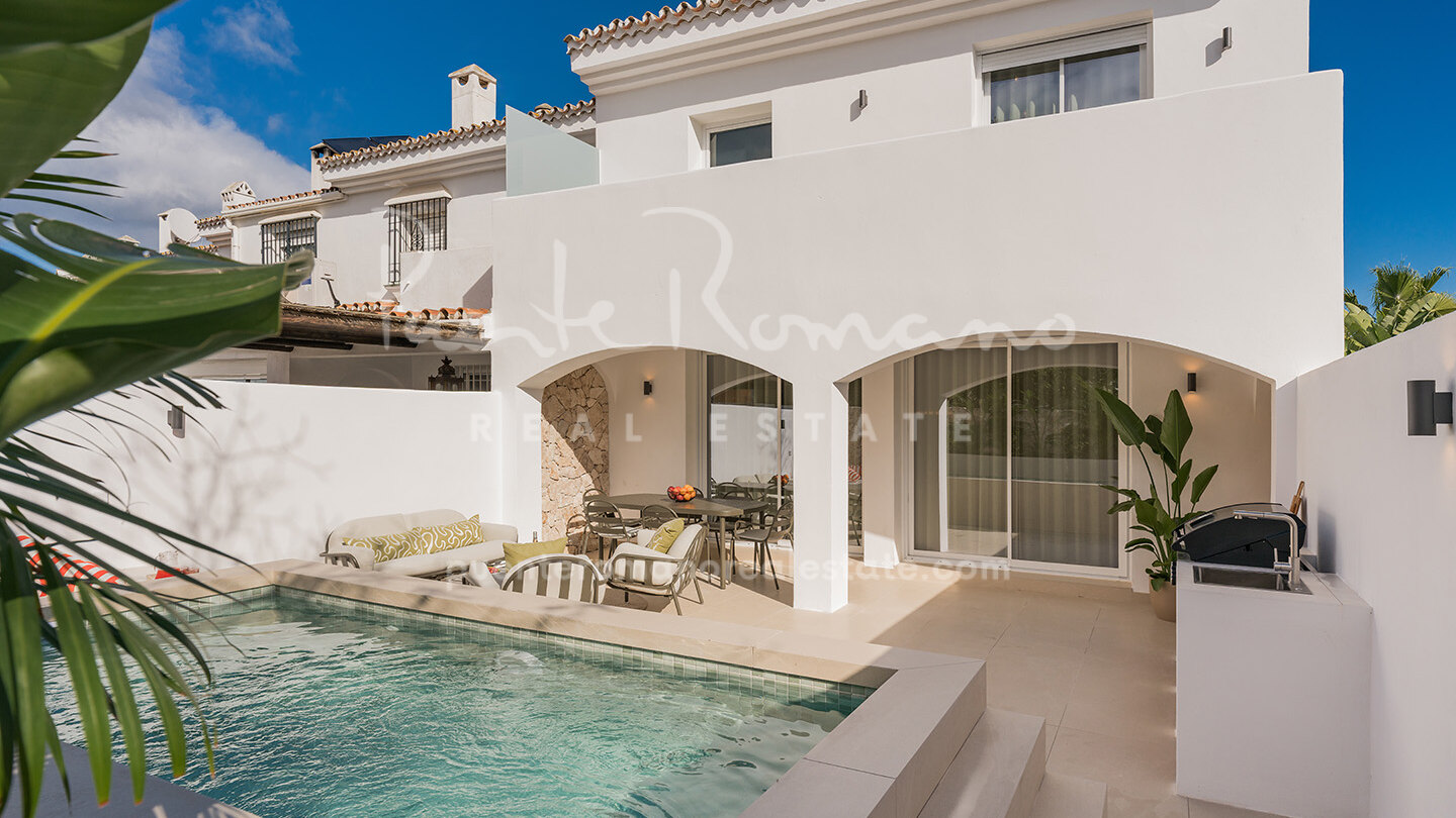 Stylish renovated semi-detached home steps from the beach and amenities in San Pedro