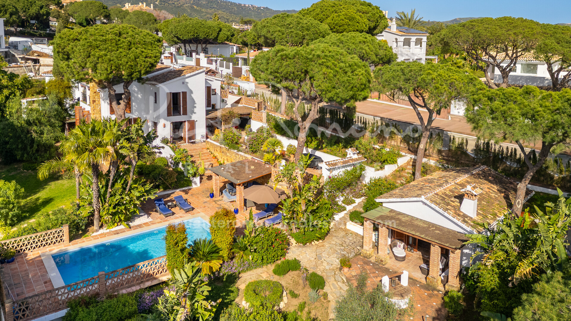Elegant Mediterranean villa with mature garden and privacy in Cerrado de Elviria