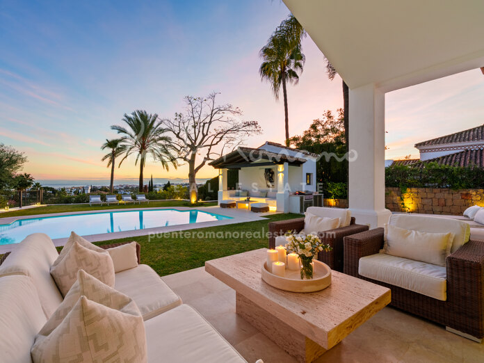 Single-Level villa with panoramic sea views in Nueva Andalucía
