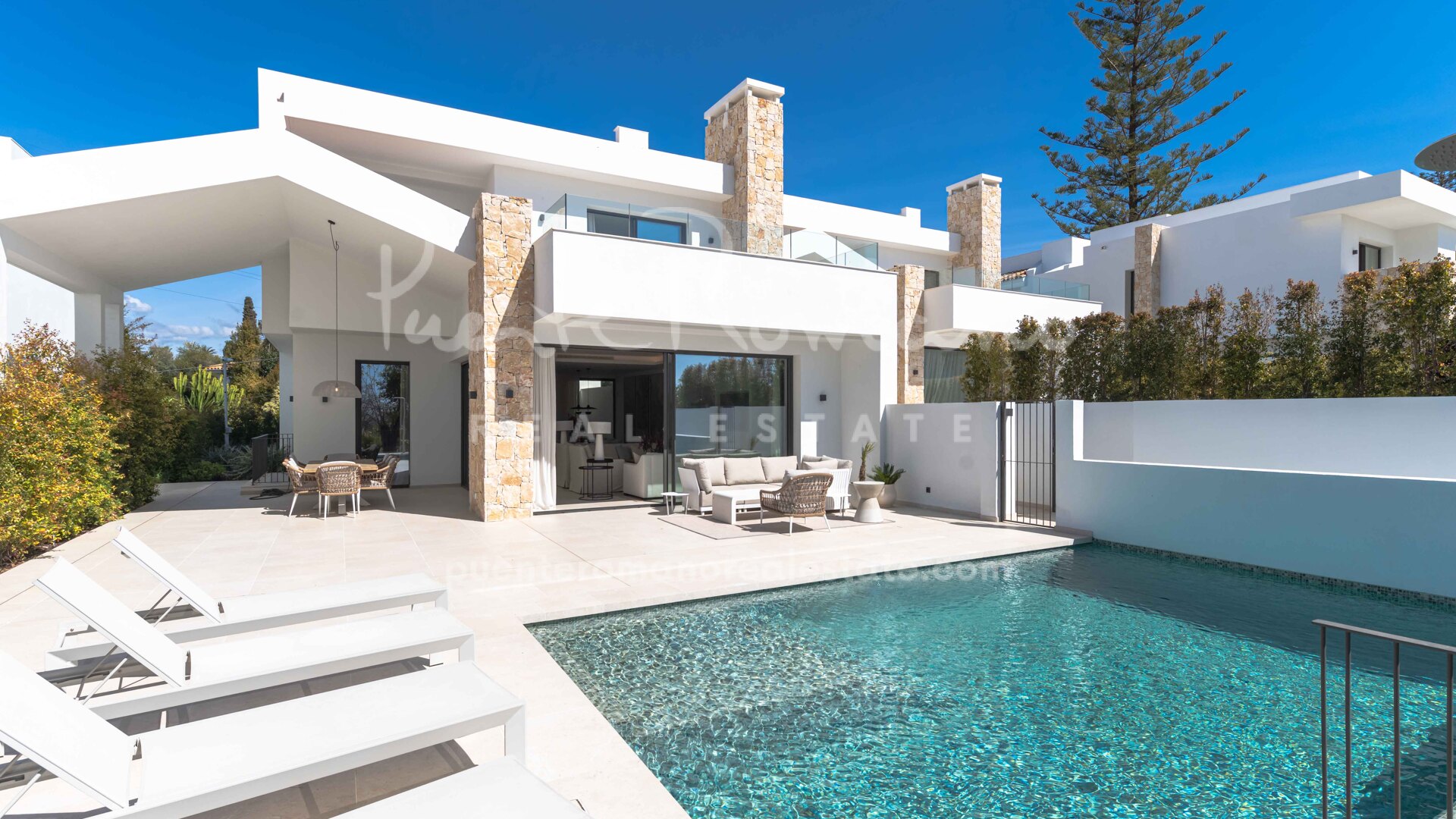 Brand new villa in a gated community in San Pedro de Alcántara