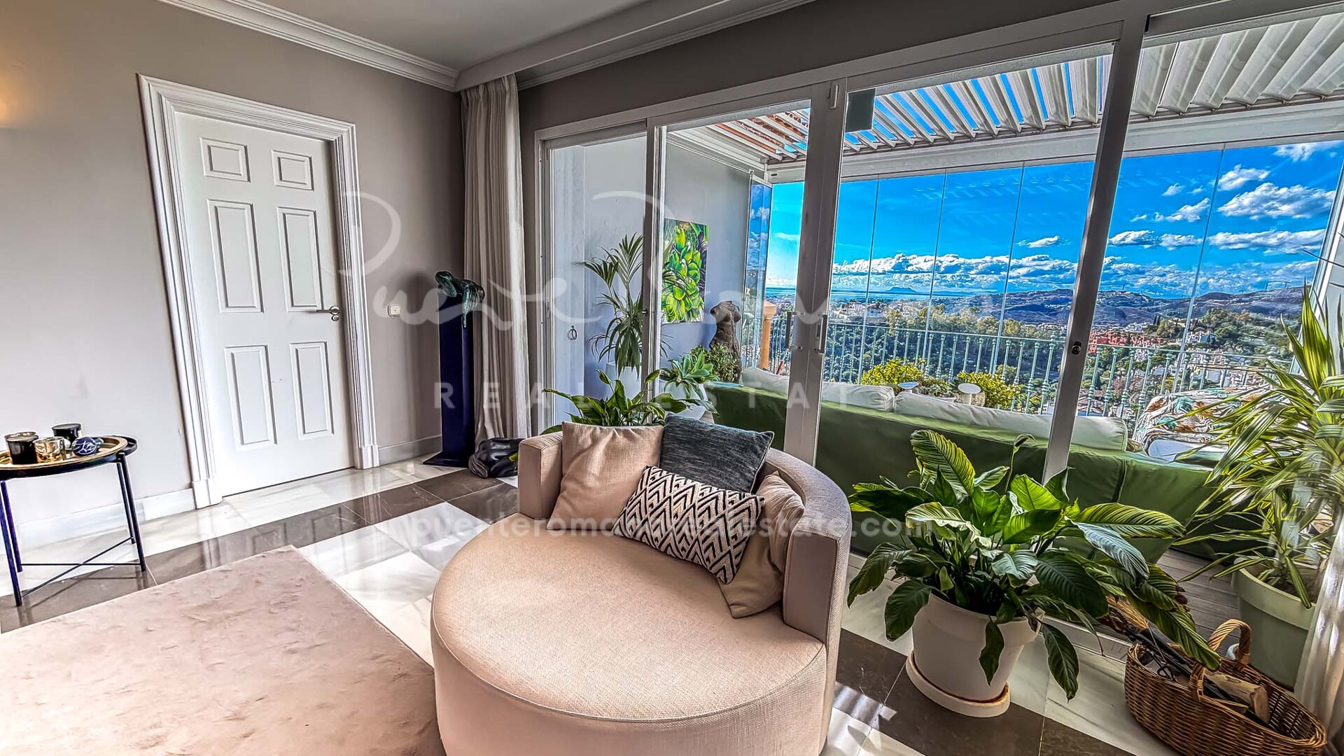 Elegant penthouse with panoramic sea views in el Nido de Monte Halcones